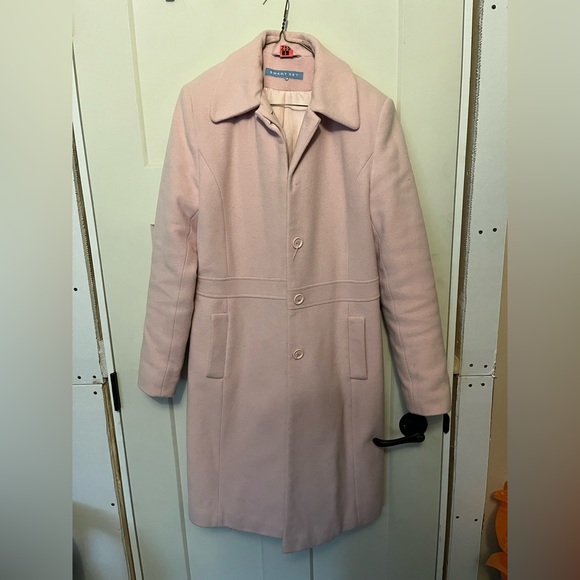 Salmon Coat - Picture 1 of 1